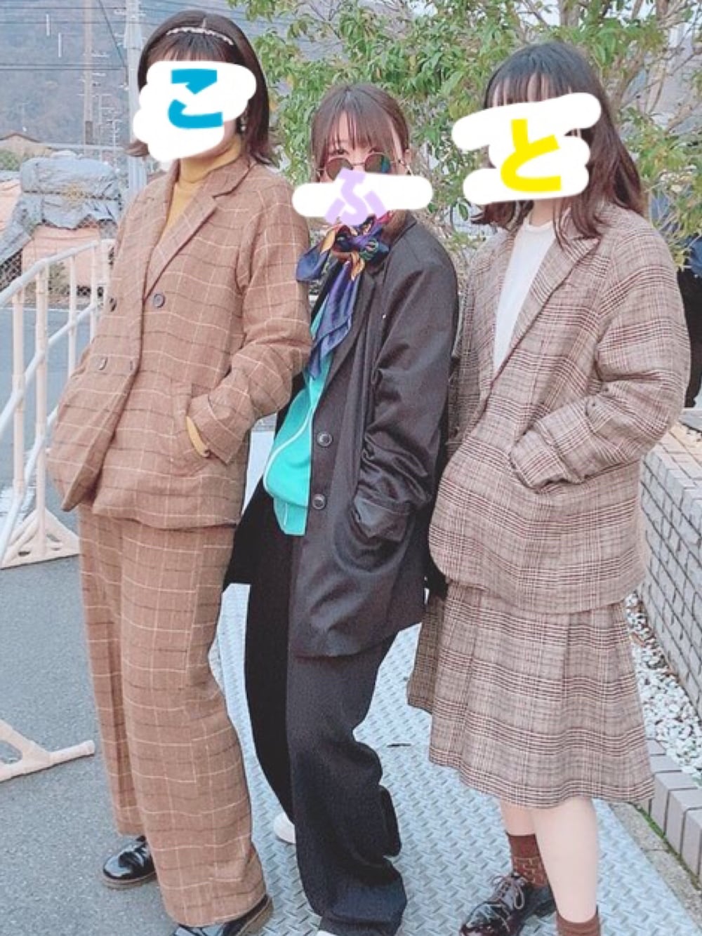 「ライブ、セットアップ、トラックジャケット」｜「WHO'S WHO galleryのセットアップシングルビッグテーラードジャケット/無地/チェック（テーラードジャケット、ブラック系）」を使った、fujicoさん（レディース・155cm）の冬コーディネートの1枚目の写真