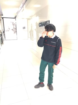 「イージーブースト」｜「アイテム（スウェット）」を使った、カバオさん（メンズ・165cm）の冬コーディネート