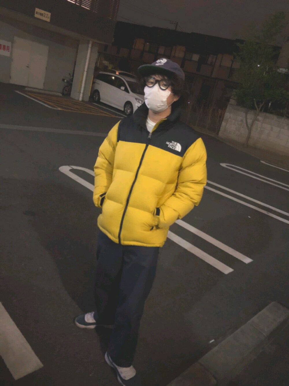 「THE NORTH FACE、ノースフェイス、ヌプシ、ダウンジャケット、journal standard、AIR JORDAN、エアジョーダン、AJ11、ストリート、黄色」｜「THE NORTH FACEの【THE NORTH FACE / ザ ノースフェイス】 Nuptse Jacket（ダウンジャケット/コート、イエロー系）」を使った、カバオさん（メンズ・165cm）の秋コーディネートの1枚目の写真