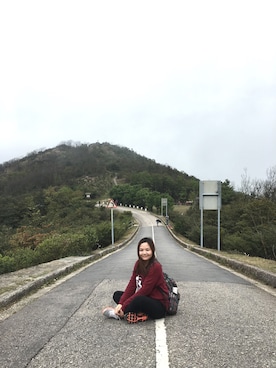 「rough（ラフ）のアイテム」を使った、Kristy Ng さん（レディース・157cm）の春コーディネート