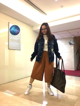 「ESTACOT（エスタコット）のアイテム」を使った、Kristy Ng さん（レディース・157cm）の春コーディネート