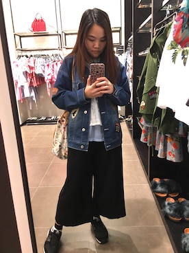 「ESTACOT（エスタコット）のアイテム」を使った、Kristy Ng さん（レディース・157cm）の春コーディネート