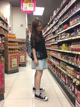 「axes femme（アクシーズファム）のアイテム（カーゴパンツ）」を使った、Kristy Ng さん（レディース・157cm）の夏コーディネート