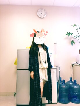 「雨の日コーデ」｜「アイテム（ピーコート）」を使った、Kristy Ng さん（レディース・157cm）の秋コーディネート