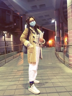 「axes femme（アクシーズファム）のアイテム（ムートンコート）」を使った、Kristy Ng さん（レディース・157cm）の冬コーディネート
