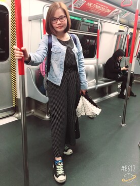 「MAJESTIC LEGON（マジェスティックレゴン）のアイテム（つなぎ/オールインワン）」を使った、Kristy Ng さん（レディース・157cm）の春コーディネート