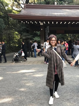 「花柄」｜「アイテム（ピーコート）」を使った、Kristy Ng さん（レディース・157cm）の冬コーディネート