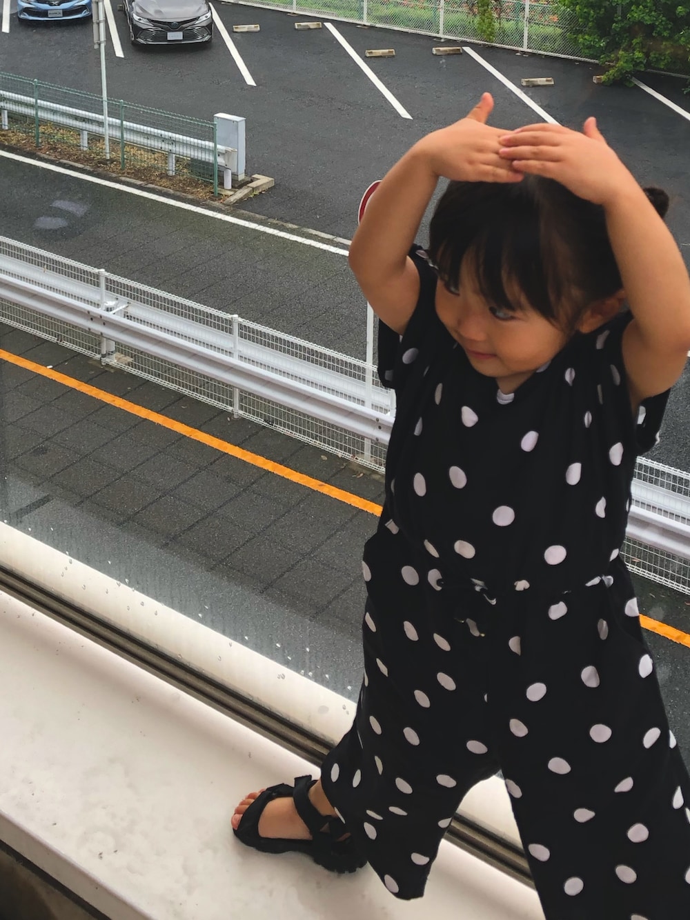 「キッズファッション、オールインワン、3歳、チームラボボーダレス、お台場」｜「ZARAのアイテム（つなぎ/オールインワン、ブラック系）」を使った、natsuさん（キッズ・90cm）の夏コーディネートの1枚目の写真
