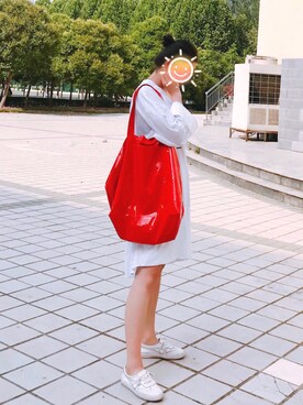 「OPEN UP时尚女包のアイテム（ショルダーバッグ、レッド系）」を使った、木子小姐さん（レディース）の春コーディネート