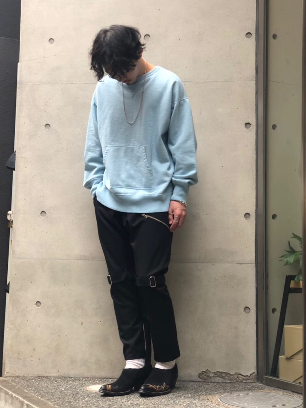 「今日のコーデ、BED J.W FORD、sulvam、PHEENY」｜「PHEENYのアイテム（スウェット、ブルー系）」を使った、ミナミさん（メンズ・177cm）の冬コーディネートの1枚目の写真