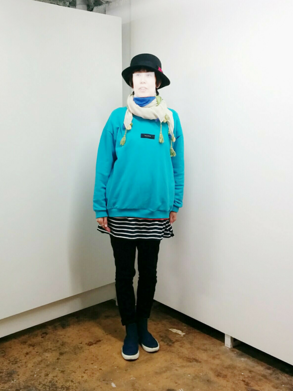 「韓国ファッション、韓国ブランド、CA4LA、ハット、ハットコーデ、korea style、帽子」｜「BDG.のBDG.タッセルストール（バンダナ/スカーフ、ホワイト系）」を使った、aon9さん（レディース・166cm）の秋コーディネートの1枚目の写真