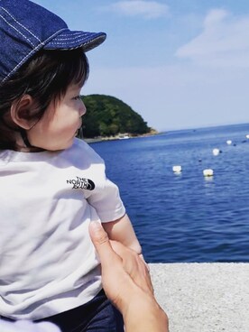 「THE NORTH FACE（ザノースフェイス）のアイテム（Tシャツ/カットソー、ホワイト系）」を使った、ablion73さん（レディース・70cm）の冬コーディネート