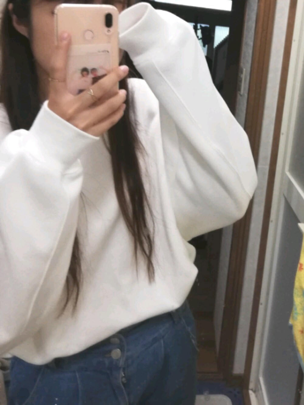 「秋コーデ、お洒落さんとつながりたい、オーバーサイズ、ootd、大人ガーリー、ラフ、ボリューム袖、GU、スウェット、休日スタイル」｜「GUのアイテム（スウェット、ホワイト系）」を使った、ゆんさん（レディース・160cm）の秋コーディネートの1枚目の写真
