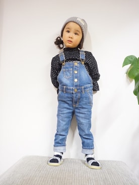 「サンダルに靴下」｜「アイテム（オールインワン・サロペット）」を使った、kakaさん（キッズ・90cm）の春コーディネート