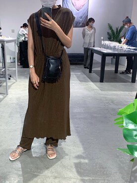 「ブラウン×ブラック」｜「アイテム（サンダル）」を使った、AKI ☺︎さん（レディース・158cm）の夏コーディネート