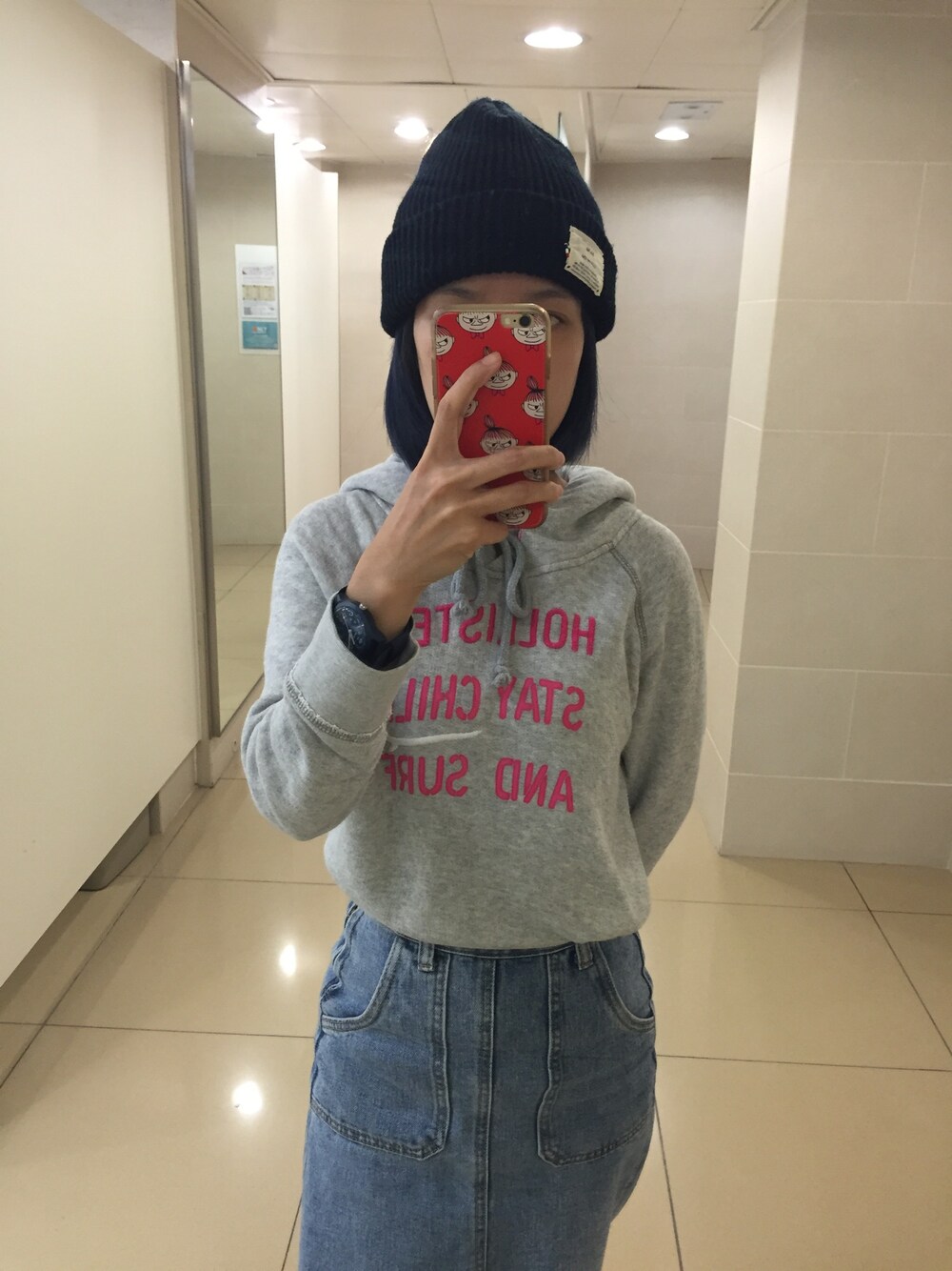 「Hollisterのアイテム（パーカー、グレー系）」を使った、mini.meさん（レディース・150cm）の冬コーディネートの1枚目の写真