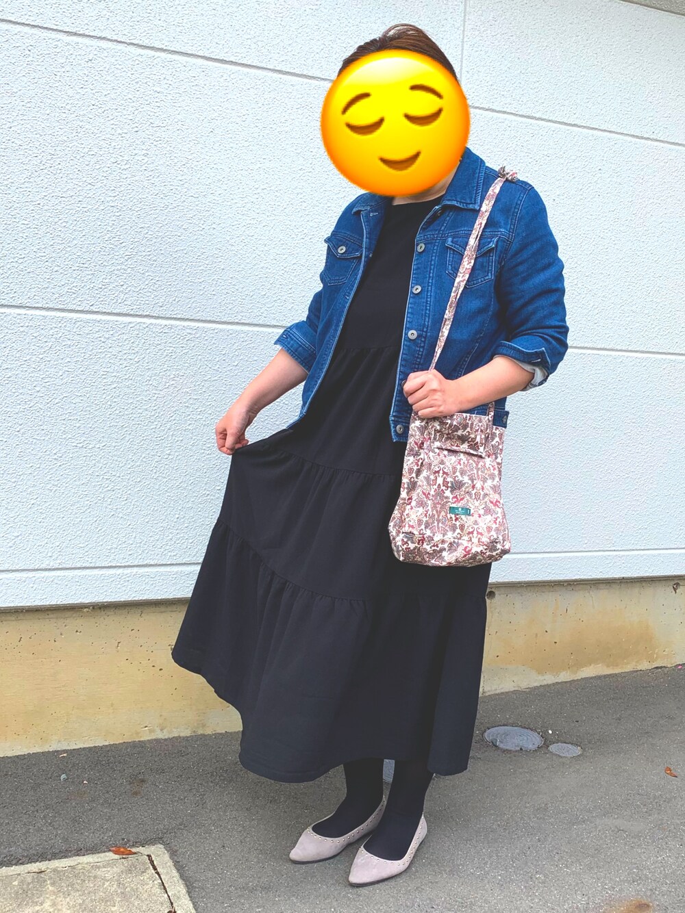 「haco!のふんわり感が女子度をあげるティアードロングワンピース（ワンピース、ブラック系）」を使った、マシュ〜さん（レディース・165cm）の夏コーディネートの1枚目の写真