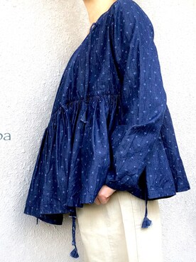 「KAroba（カロバ）のアイテム（シャツ/ブラウス、ブルー系）」を使った、KArobaさんの冬コーディネート
