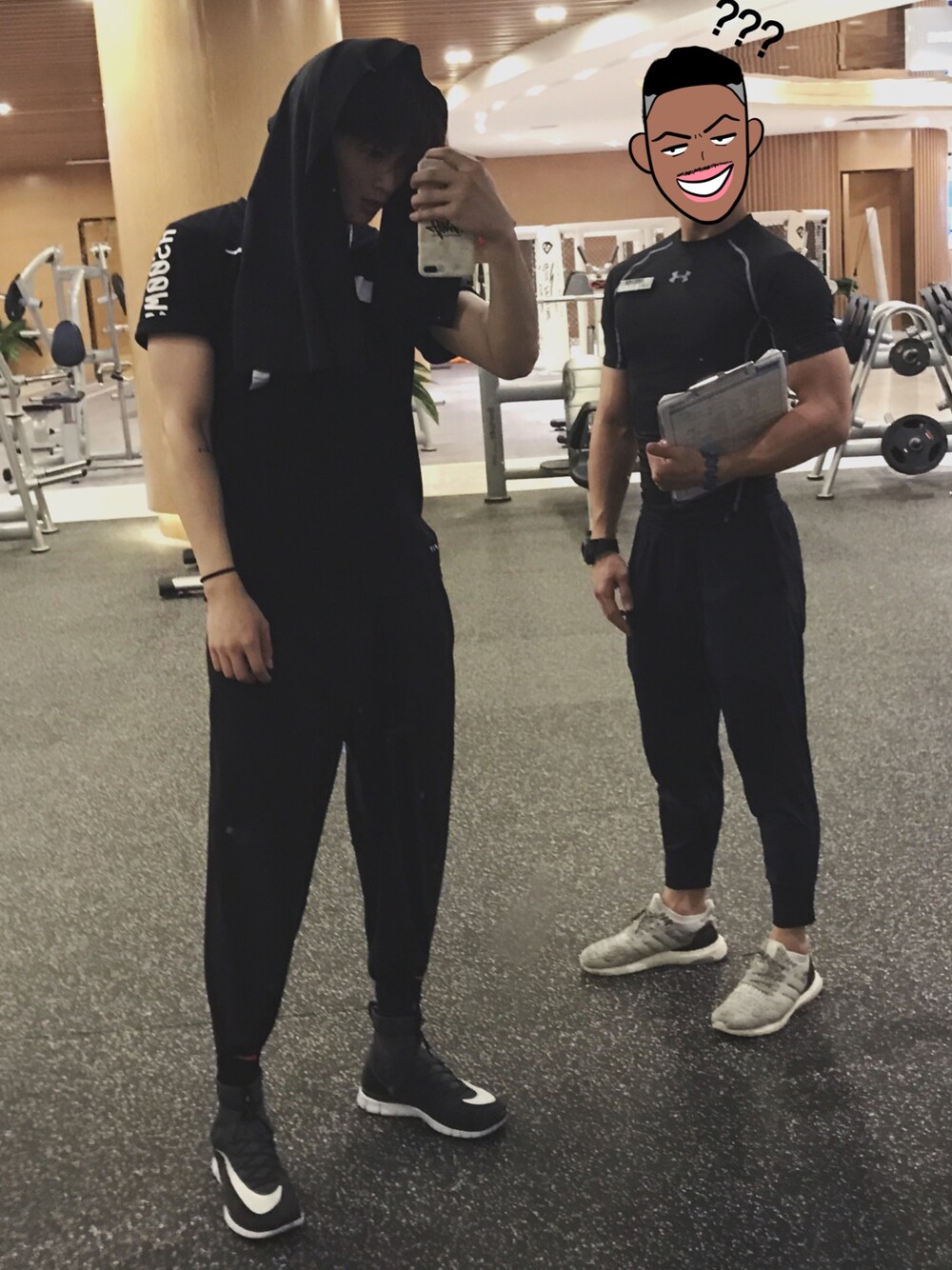 「NIKEのアイテム（スニーカー、ブラック系）」を使った、三木さん（メンズ・178cm）の夏コーディネートの1枚目の写真
