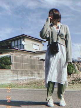 「CORNERS（コーナーズ）のヴィンテージサテンリラックスパンツ（その他パンツ）」を使った、midoriさん（レディース・165cm）の春コーディネート