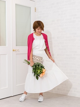 「アイテム（クラッチバッグ、グレー系）」を使った、NBB STAFF 18さん（レディース・162cm）の夏コーディネート