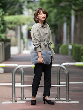 「アイテム（クラッチバッグ、グレー系）」を使った、NBB STAFF 18さん（レディース・162cm）の秋コーディネート