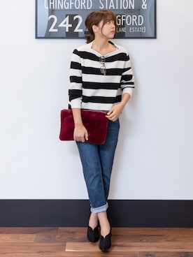 「アイテム（クラッチバッグ、レッド系）」を使った、NBB STAFF 18さん（レディース・162cm）の秋コーディネート