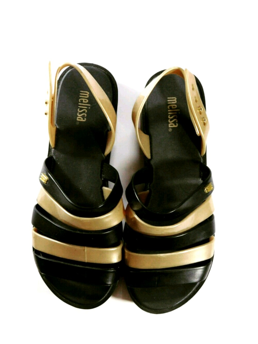 「melissa,flatform,」｜「MELISSA FLAT FORMのアイテム（サンダル、ブラック系）」を使った、Manu Moraisさん（レディース・152cm）の冬コーディネートの1枚目の写真
