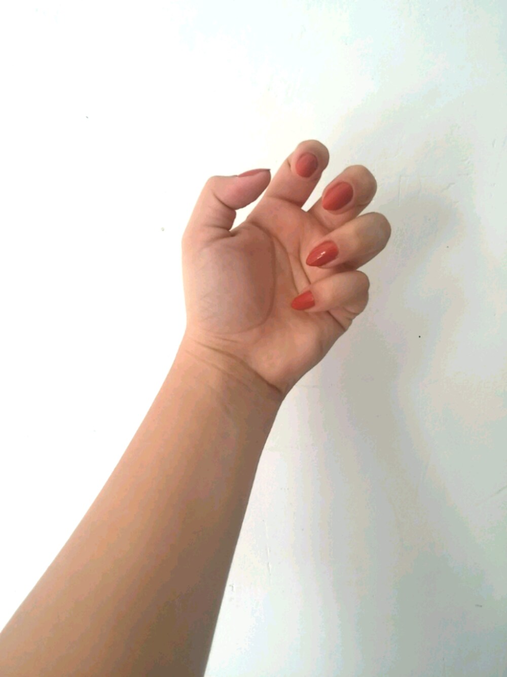 「esmalte,unhas,risque」｜「RISQUE のアイテム（ハンドケア/ハンドクリーム、その他）」を使った、Manu Moraisさん（レディース・152cm）の冬コーディネートの1枚目の写真