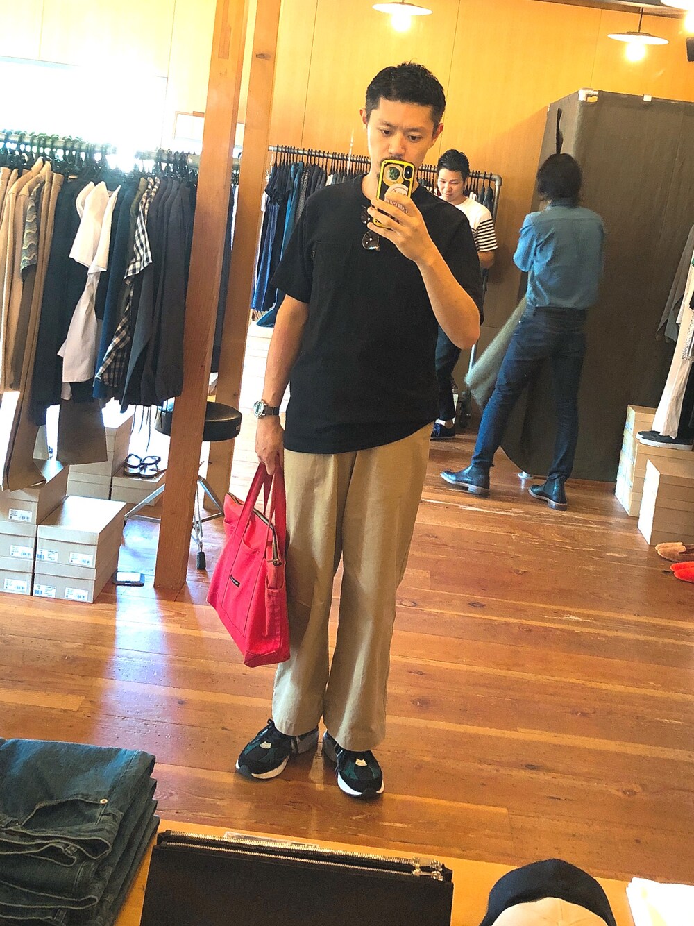 「NEW BALANCEのアイテム（スニーカー、グリーン系）」を使った、YUchefさん（メンズ・181cm）の春コーディネートの1枚目の写真