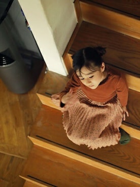 「フリルトップス」｜「アイテム（スカート）」を使った、DADWAYさん（キッズ・110cm）の秋コーディネート