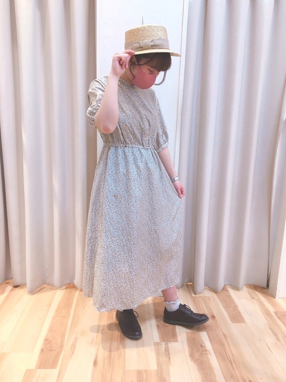 「ehka sopo、軽井沢アウトレット」｜「ehka sopoの花柄配色メローワンピース（ワンピース、グリーン系）」を使った、潤나さん（レディース・159cm）の春コーディネートの1枚目の写真