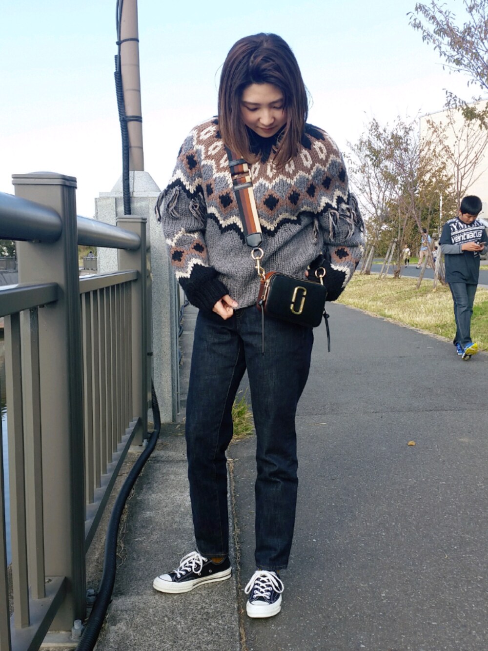 「ZOZO公認ユーザー」｜「CONVERSEのconverse CANVAS ALL STAR JOX（スニーカー、ブラック系）」を使った、Taruさん（レディース・160cm）の秋コーディネートの1枚目の写真