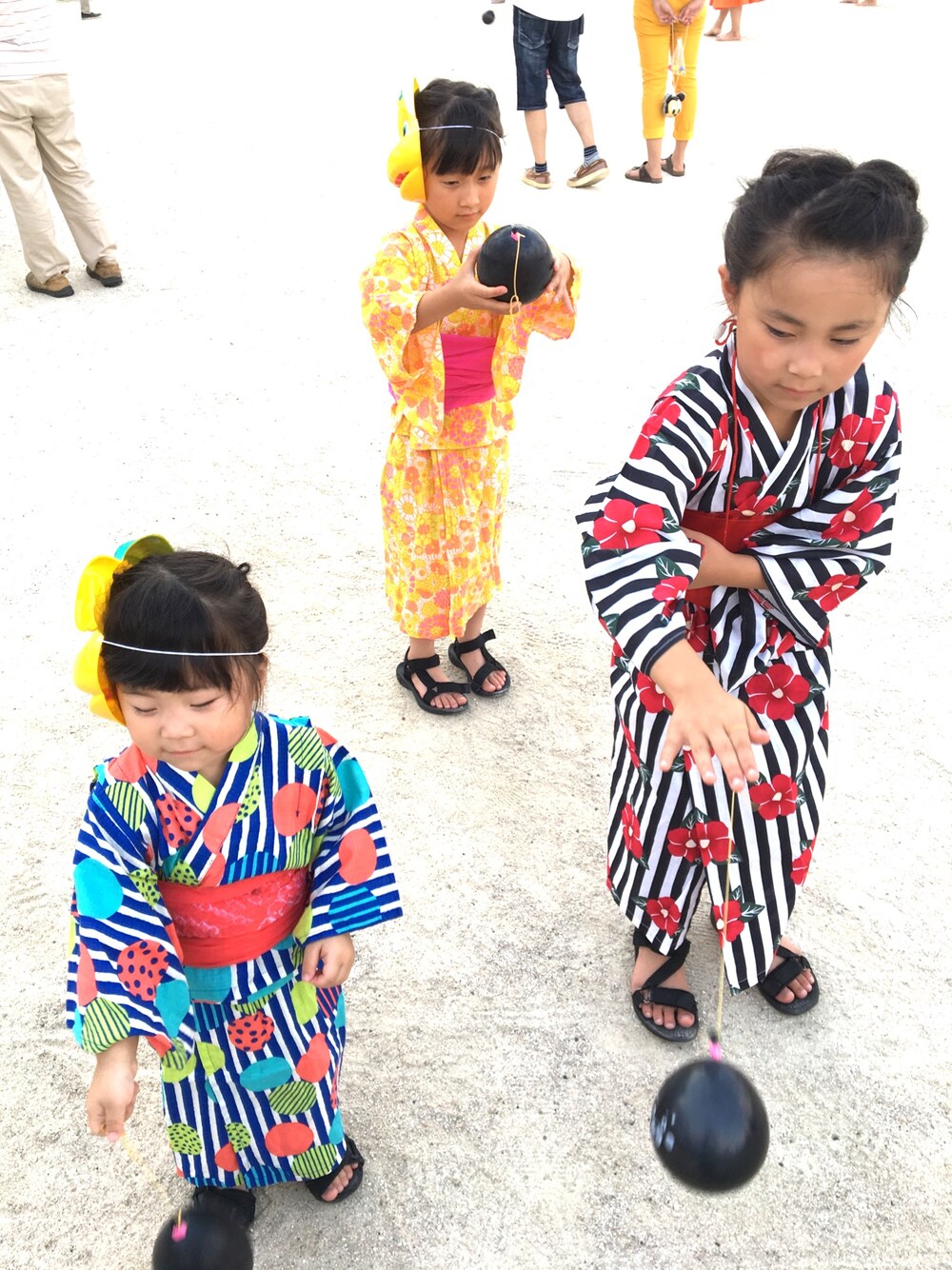 「浴衣、夏、3姉妹」｜「Ampersandのアイテム（浴衣、ブルー系）」を使った、yna3kids♡さん（キッズ・100cm）の夏コーディネートの1枚目の写真
