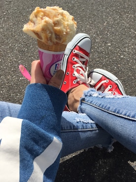 「CONVERSE（コンバース）のアイテム（スニーカー、レッド系）」を使った、hit☺︎miさん（レディース）の春コーディネート