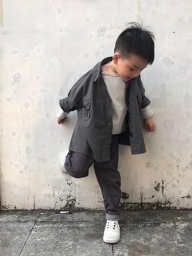 「アイテム（トレンチコート、グレー系）」を使った、You郑さん（キッズ・100cm）の春コーディネート