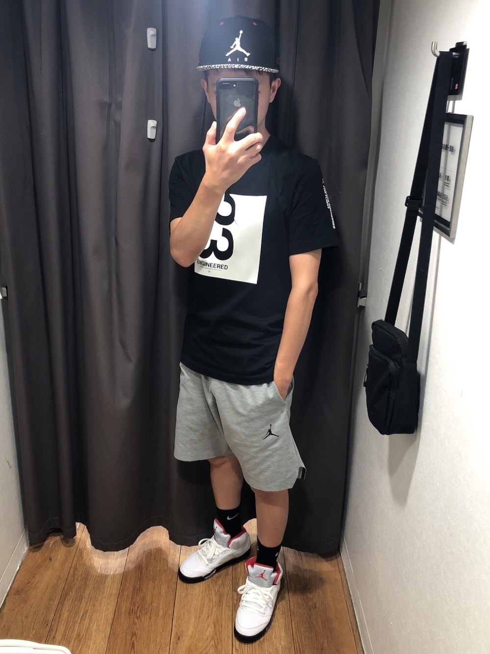 「Taiwan、Taichung、JordanBrand、airjordan、jumpman、firered、NIKE、nikeair、airjordan5、engineeredforflight」｜「JORDAN BRANDのアイテム（キャップ、ブラック系）」を使った、BryantCiouさん（メンズ・168cm）の夏コーディネートの1枚目の写真