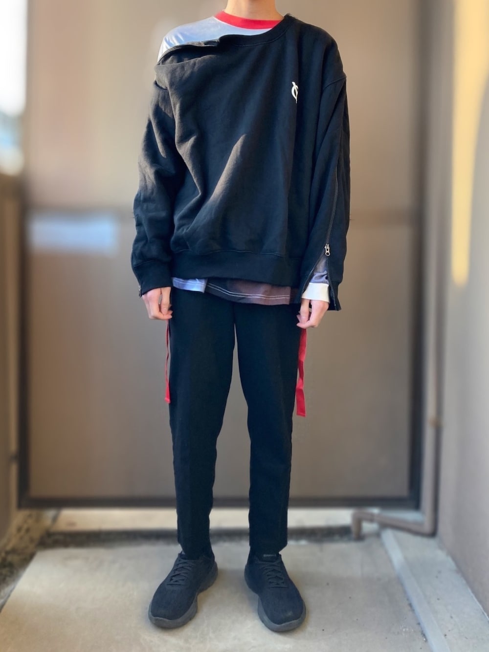 「カジュアル、今日のコーデ、レイヤードスタイル」｜「OYのOY/オーワイ/SLEEVE ZIPPER MTM（スウェット、ブラック系）」を使った、るーとさん（メンズ・176cm）の冬コーディネートの1枚目の写真
