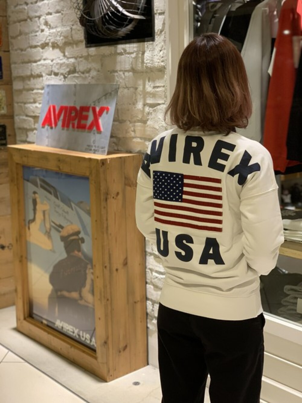 「スウェット、ミリタリー、AVIREX、ロゴスウェット、ootd、limited、AVIREXBelle、限定アイテム、avirexなんば、なんはパークス」｜「AVIREXの【直営店限定】AVIREX/ アヴィレックス/ T DS L CARGO WIDE PANTS/ カーゴワイドパンツ（カーゴパンツ、グリーン系）」を使った、きゃらさわさん（レディース・153cm）の秋コーディネートの1枚目の写真