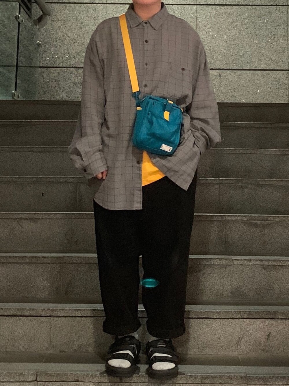 「ootd、plain-me、FREI、HIDDEN PLACE、New Balance」｜「plain-meのアイテム（バッグ、その他）」を使った、Chrisさん（レディース・155cm）の秋コーディネートの1枚目の写真