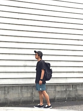 「RUSSELL（ラッセル）のアイテム（バックパック/リュック、ブラック系）」を使った、理一さん（メンズ・163cm）の春コーディネート