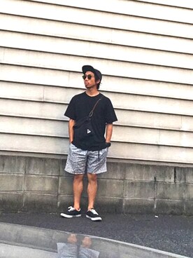 「アイテム（ボディバッグ/ウエストポーチ、ブルー系）」を使った、理一さん（メンズ・163cm）の春コーディネート