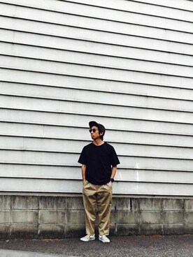 「koe（コエ）のアイテム（Tシャツ/カットソー、ブラック系）」を使った、理一さん（メンズ・163cm）の夏コーディネート