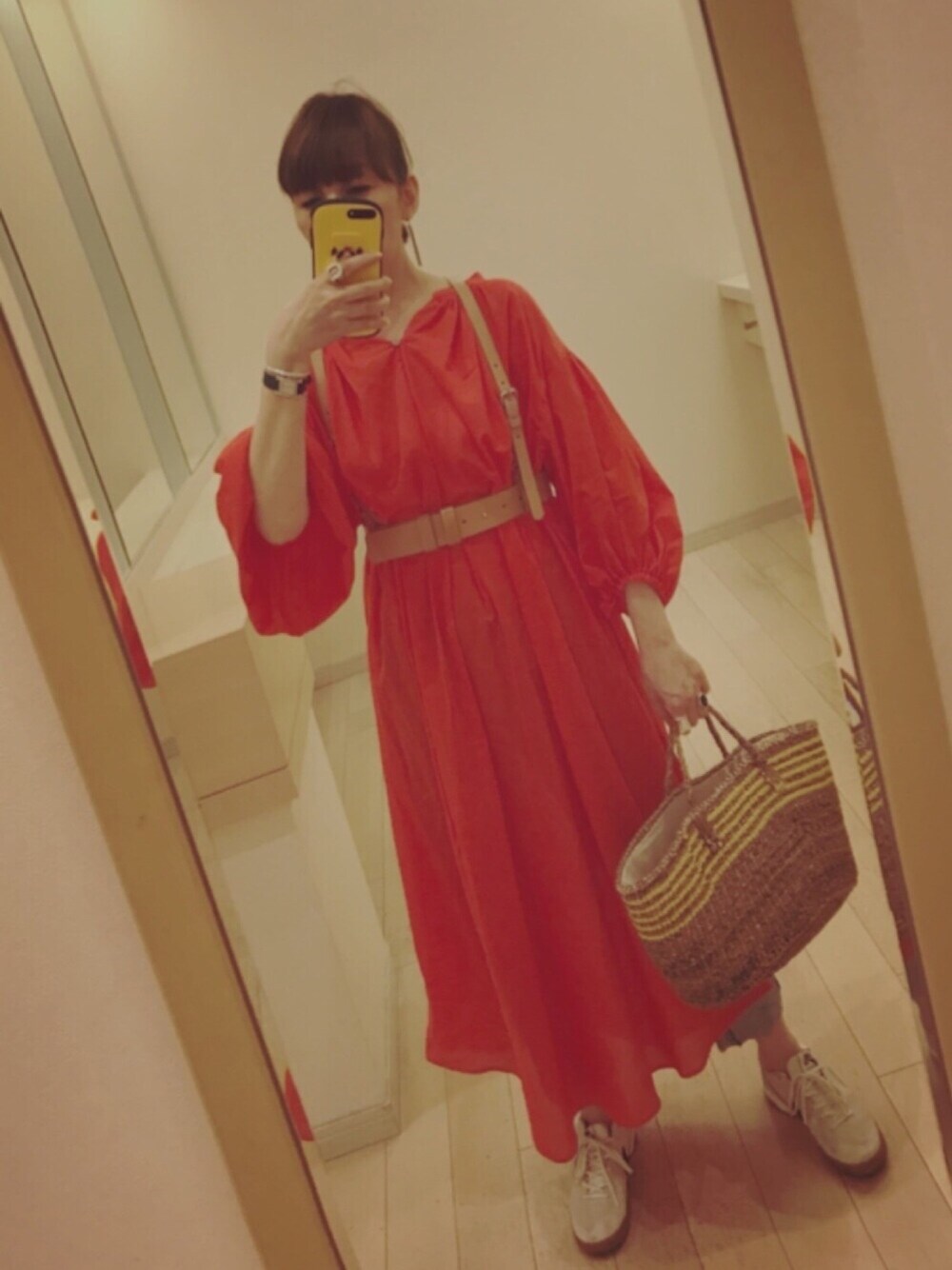 「ootd、大人カジュアル、赤いワンピース、ゆるふわ、カジュアルコーデ、休日スタイル、ハーネス、ハーネスベルト、カラー、Another Edition」｜「Another Editionのボイルビッグワンピース2（ワンピース、レッド系）」を使った、UUさん（レディース・158cm）の夏コーディネートの1枚目の写真
