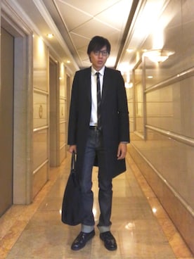「SAINT LAURENT PARIS（サンローランパリ）のアイテム（チェスターコート）」を使った、LKさん（メンズ・178cm）の冬コーディネート