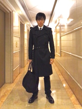 「SAINT LAURENT PARIS（サンローランパリ）のアイテム（トレンチコート）」を使った、LKさん（メンズ・178cm）の冬コーディネート