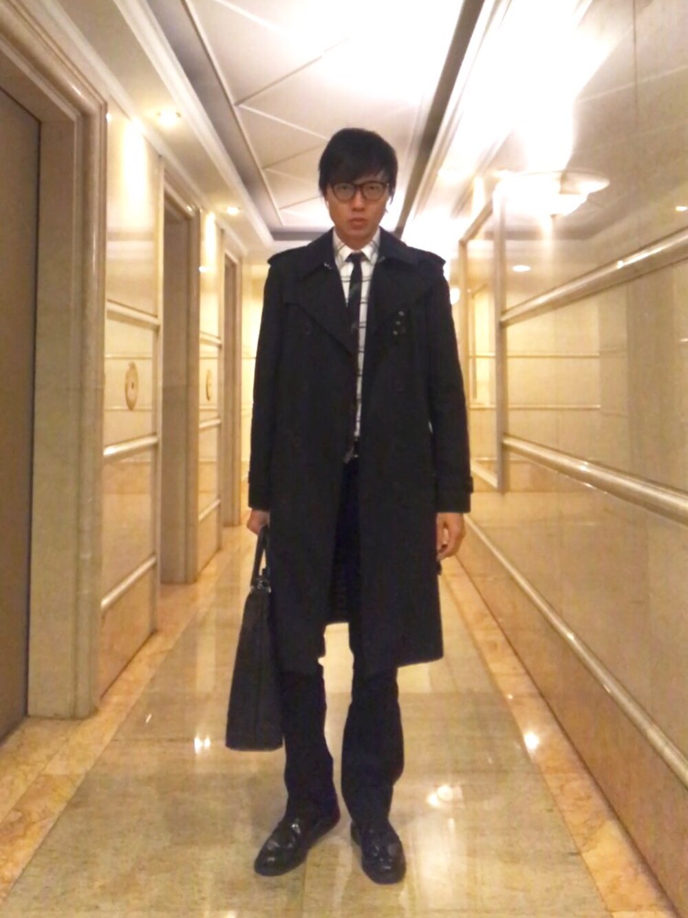 SAINT LAURENT PARISのトレンチコートを使ったメンズ人気