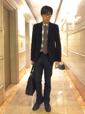 「SAINT LAURENT PARIS（サンローランパリ）のアイテム（テーラードジャケット）」を使った、LKさん（メンズ・178cm）の冬コーディネート