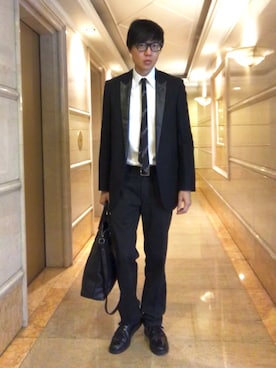 「SAINT LAURENT PARIS（サンローランパリ）のアイテム（ネクタイ）」を使った、LKさん（メンズ・178cm）の春コーディネート