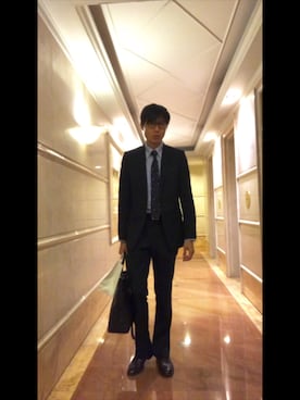 「SAINT LAURENT PARIS（サンローランパリ）のアイテム（トートバッグ）」を使った、LKさん（メンズ・178cm）の春コーディネート
